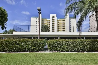 Apollo 409 beachfront condo Marco Island