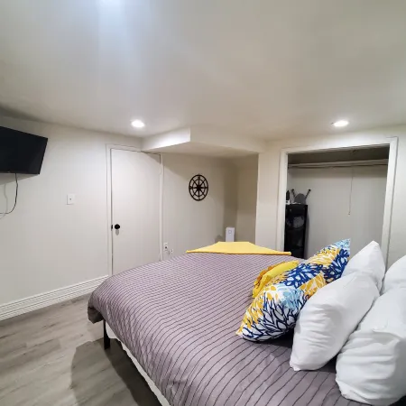 Spacious & Modern Guest Apartment with Private Entrance Отели в г. Cache County