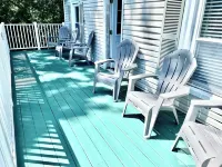 Family Fun Apt! Kid Friendly Loft, Coffee, Popcorn, Snowcones, Games, Poker