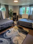 2 Bedroom, Sleeps 8-10, close to Penn State, Stadium and Downtown! HOT TUB! Hotels in State College