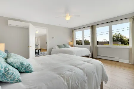 Ocean Views! Walk to the Beach!