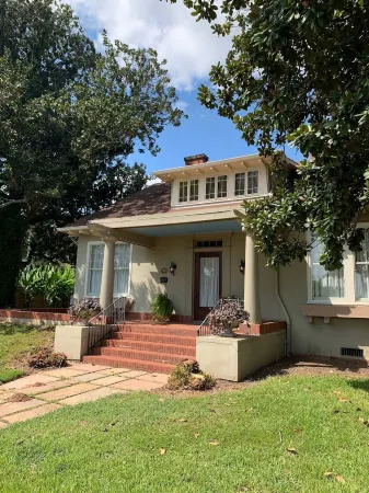 Historical Natchitoches Home, close to downtown and Cane River. Отели рядом с достопримечательностью «Парк Хайленд Парк»