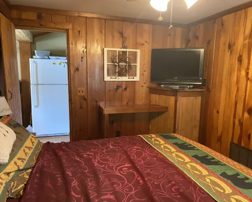 Scenic Cabin by the Lake Hotels in Gladwin County