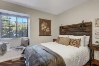 Mountain Modern Retreat! Ford Amph / BBQ / Fire Pit / Hot Tub