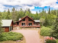 Authentic up North Log Cabin with Modern Comforts Hotels in Lutsen