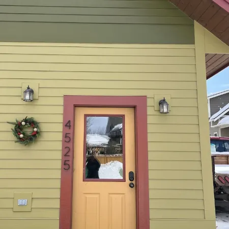Cozy carriage house in Bozeman, 3 miles to downtown