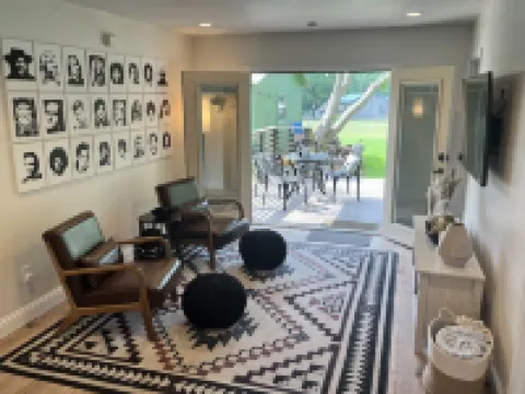 Cozy Christmas Getaway Awaits at the Green House!