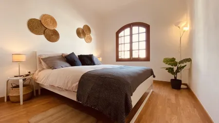 Apartment Alegría | Stylish, newly renovated accommodation right by the sea