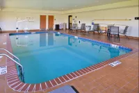 Hampton Inn & Suites Richmond - Pools