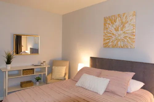 Cozy-Hoosier themed bungalow-Walk to best city parks and Downtown.