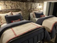 Modern cabin on beautiful Lake Greeson 45 minutes from Hot Springs!