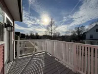 Downtown Spacious Apt with king bedroom, Formal Dining, and balcony!