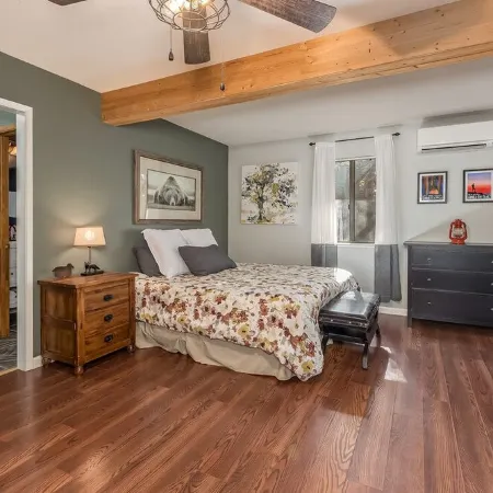 LakeMont, wifi, GENERATOR, King bd, FREE Lake access +A/C