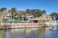 ONE BLOCK from the beach! Weekly and monthly discounts offered.
