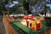 T2bis , 200 m from the city center, 60m² with terrace Hotels in Bagneres-de-Bigorre