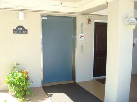 NEW COMPLETE REMODEL, MELBOURNE HARBOUR VIEWS Отели рядом с достопримечательностью «Крейн Крик Променад»