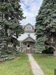 Four bedroom charming historical Harbor Haus in central Egg Harbor