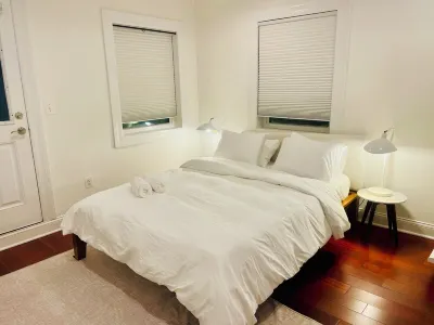 Apartment in Adams Morgan, short walking distance to 18th street and metro! Hotels in Adams Morgan