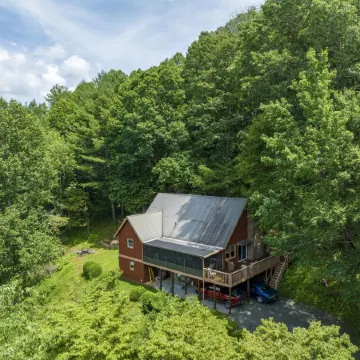 Great lake views, super fast WiFi, Lake/Dock access Отели в г. Джонсон