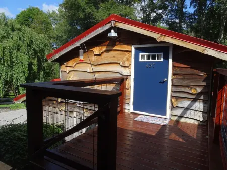 Vogelsang Guesthouse, 5 Minute Walk to Downtown West Jefferson.