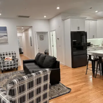 Luxury and Modern  Apt near Mall/ Hospital Отели в г. Данверс