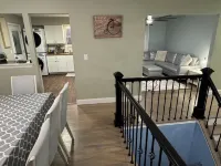 Fully Modern 3 Bedroom 65" Tvs Cable Bluetooth Speakers Etc Hotels in Islip