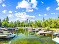 Bigfork Condo - Close to Lake 빅포크 호텔