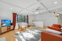 Modern 4 Bedroom Vacation home @ Castro Valley, King or Queen for all