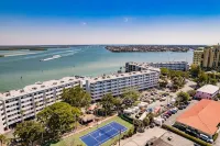 Beautiful Waterfront Vacation Private Condo 4th floor. Views and Amenities.