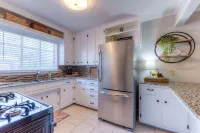 Ideal Location-Across From Expo Center