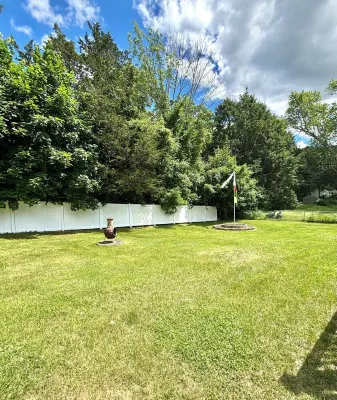 Charming 3-Bedroom Ranch 1 Minute from Mohegan Sun. Hotels in Montville