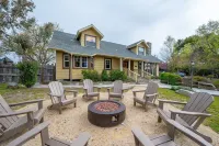 5Br/3.5ba Estate Sleeps 10 w Pool, Jacuzzi, Playground, Game Room, Fire Pit