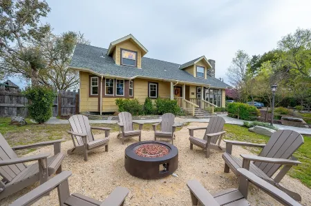 5Br/3.5ba Estate Sleeps 10 w Pool, Jacuzzi, Playground, Game Room, Fire Pit