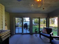 Hot tub with Spacious 5-bedroom house in Wautoma on Silver Lake