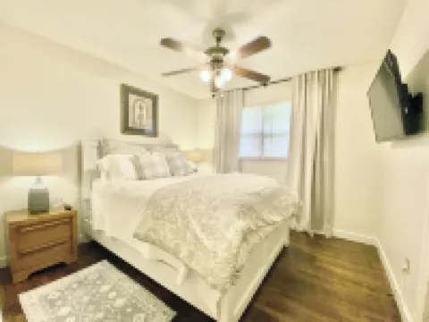 McCullough Park Charming 3-bedroom  in fantastic Stockbridge