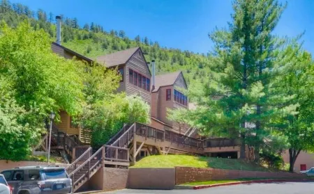 ✨New Listing✨Amazing Amenities in the ♥️ of Durango Отели рядом с достопримечательностью «Дуранго & Силвертон Нарроу Годж Рейлрод & Музеум»