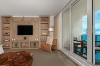 1 Hotel Modern King Suite 1BR 1 5BA w Ocean View