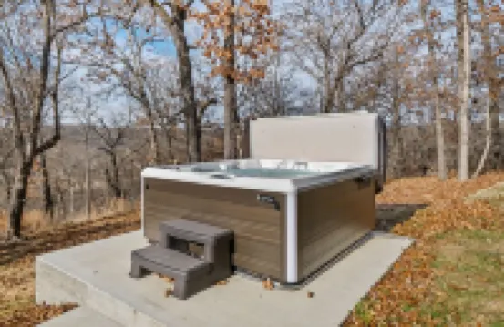 Hickory Hill Haven: Waterfront - Hot Tub - Fire Pit - Relax