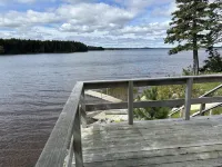 Cozy 1 bedroom cabin a few steps from Gardner Lake