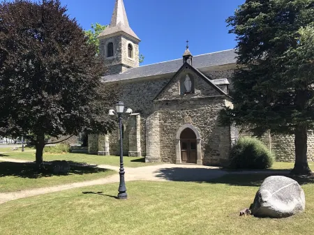 Cocon Pyrénéen Luxury Apartment with Terrace, Parking, Bike and Ski Room