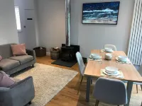 Romantic Lodge on the Pilgrims way, Hollingbourne nestled in the Northdowns