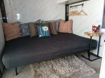 Cozy Relaxing Retreat with private yard only 20mins from the Las Vegas Strip!