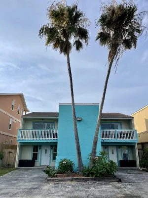 Casitas Del Lobo - Seascape, Family and Pet Friendly Hotels near South Padre Island Birding And Nature Center
