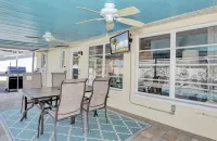 Wonderful Pool Home w Screened Lanai. Well Maintained Clean Quiet Great Location