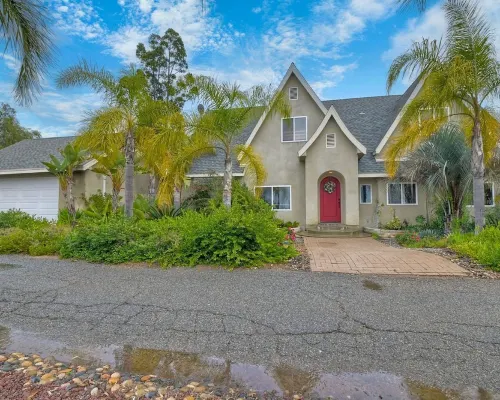 Secluded Home, Sleeps 11+  Solar Heated Pool.  Hot Tub Spa,  9 Miles to Beach Hotels in Vista