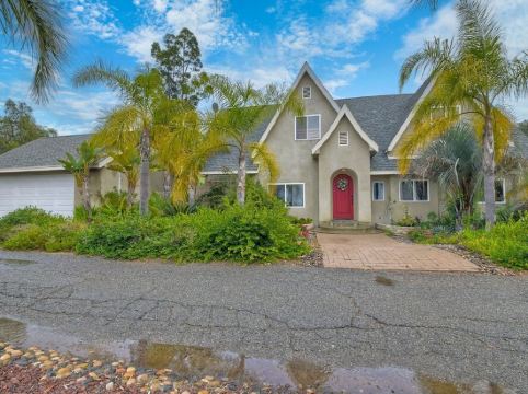 Secluded Home, Sleeps 11+  Solar Heated Pool.  Hot Tub Spa,  9 Miles to Beach