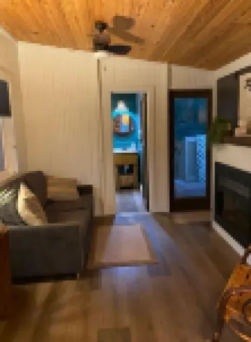 White Oak Creek Cabin