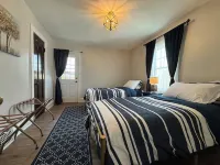 Park view ⁞ Porch swing ⁞ Game room ⁞ 2BA ⁞ Manchester Manor: an elegant escape
