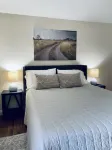 Spacious condo w/ pool 5 min to strip