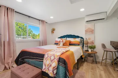 Modern, Sleek, Comfortable & Pet Friendly! Hotels near Howard Amon Park